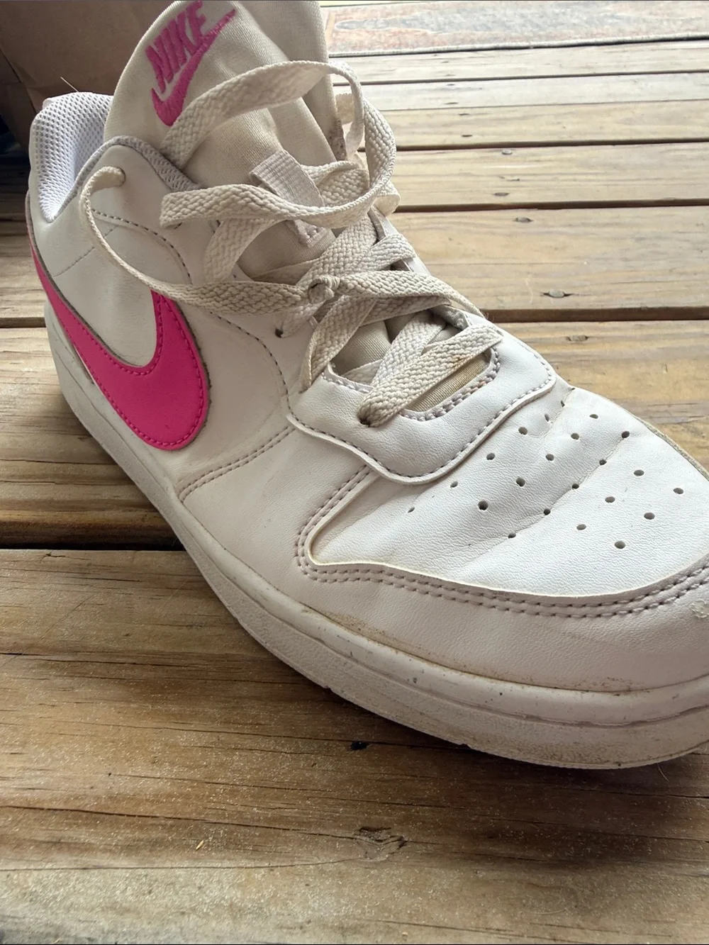 Nike White Sneakers with Hot Pink Swoosh- 7Y